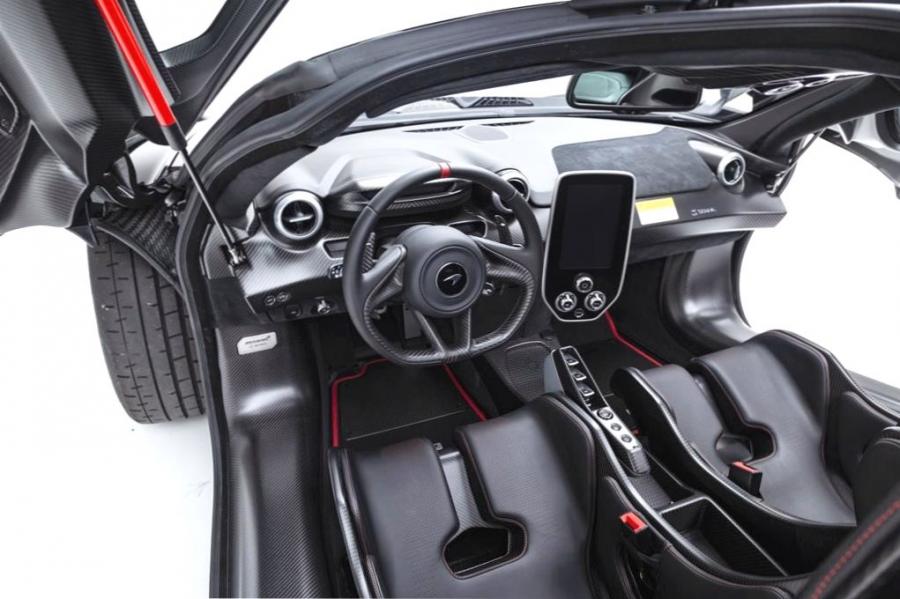 Интерьер McLaren MSO Senna Bespoke Diamond Black 2019 года  (фото 31 из 37)